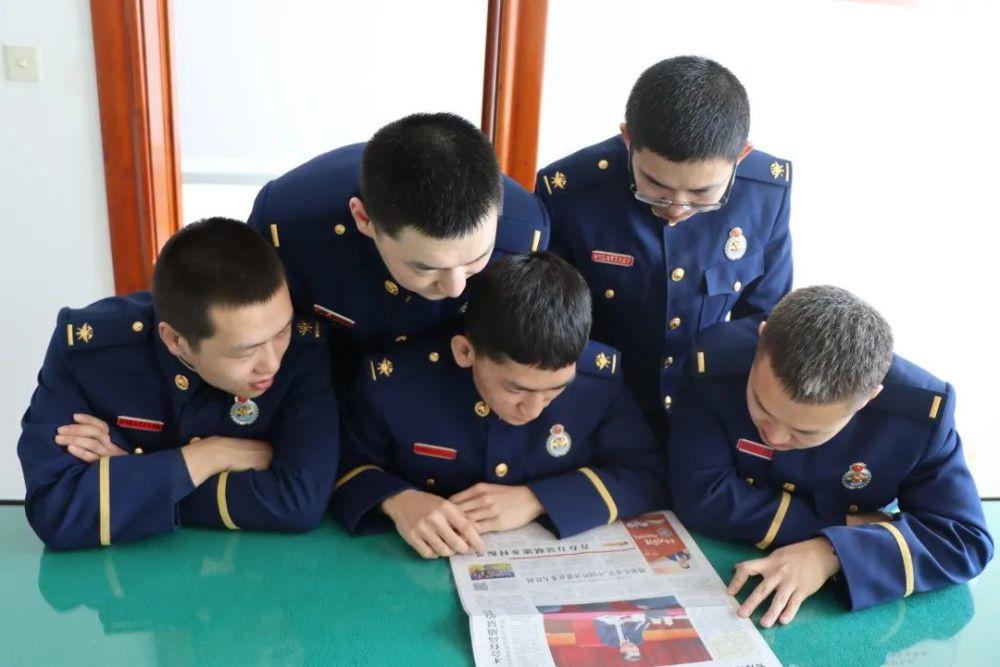 向影心:拿着丈夫当跳板,9年生8娃,因感冒被丈夫关进精神病医院